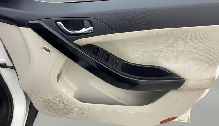 2022 Tata NEXON XZ PETROL, Petrol, Manual, 33,081 km, Driver Side Door Panels Control