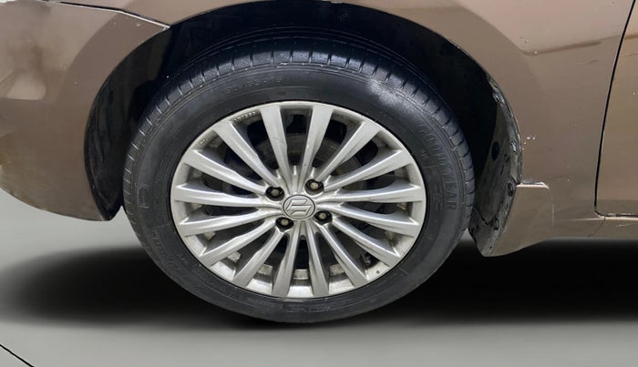 2016 Maruti Ciaz ZXI+, Petrol, Manual, 98,184 km, Left Front Wheel
