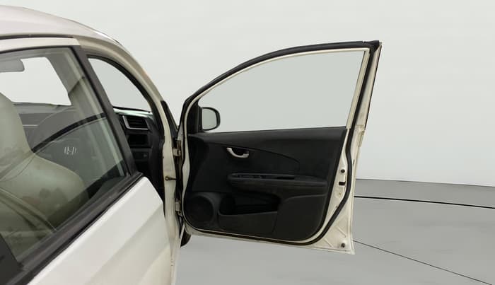 2016 Honda Brio VX AT, Petrol, Automatic, 52,986 km, RHS Front Door