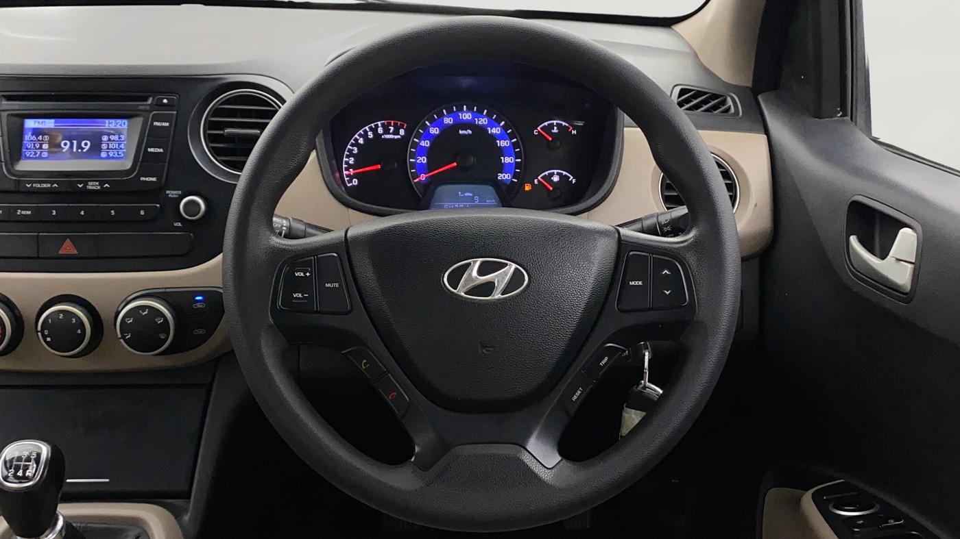 2015 Hyundai Xcent S 1.2, Petrol, Manual, 64,378 km, Steering Wheel Close Up