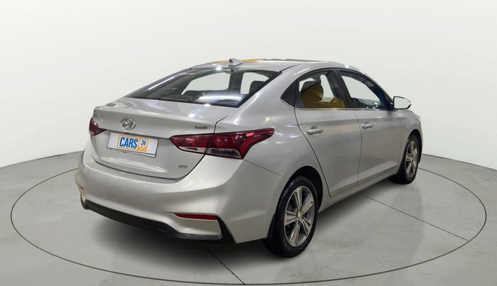 2017 Hyundai Verna 1.6 CRDI SX, Diesel, Manual, 1,40,501 km, Right Back Diagonal