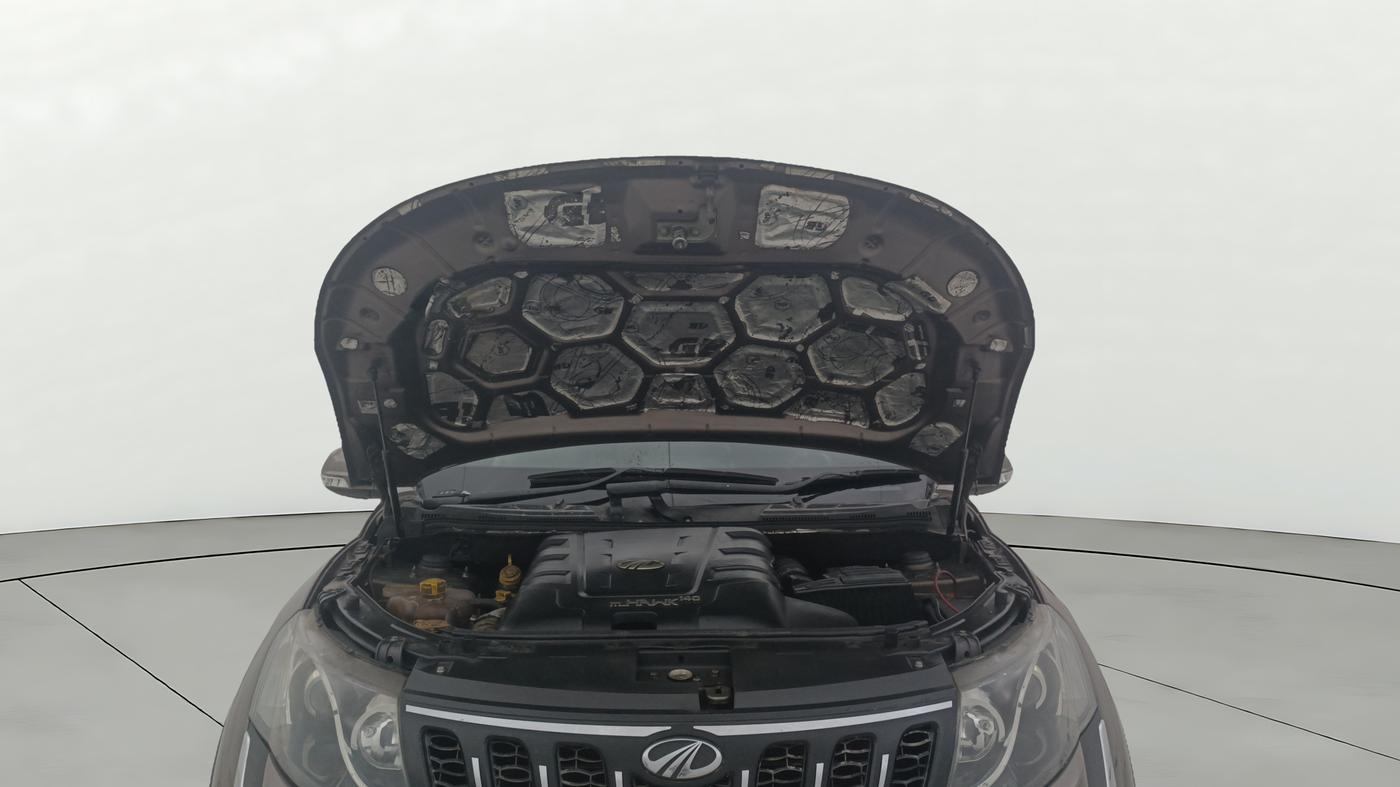2017 Mahindra XUV500 W10, Diesel, Manual, 82,167 km, Open Bonet