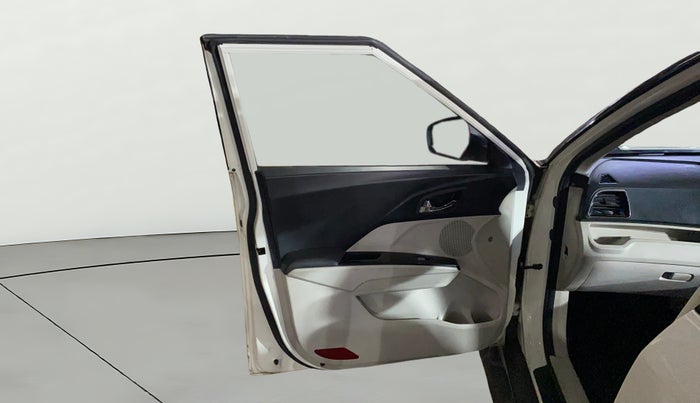 2023 Mahindra XUV300 W8 1.2 PETROL, Petrol, Manual, 22,230 km, LHS Front Door