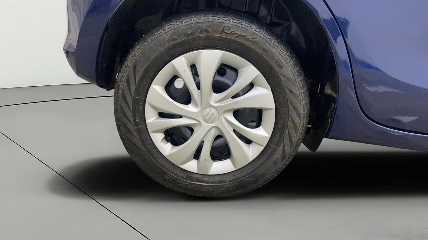 2021 Maruti Swift VXI, Petrol, Manual, 37,222 km, Right Rear Wheel