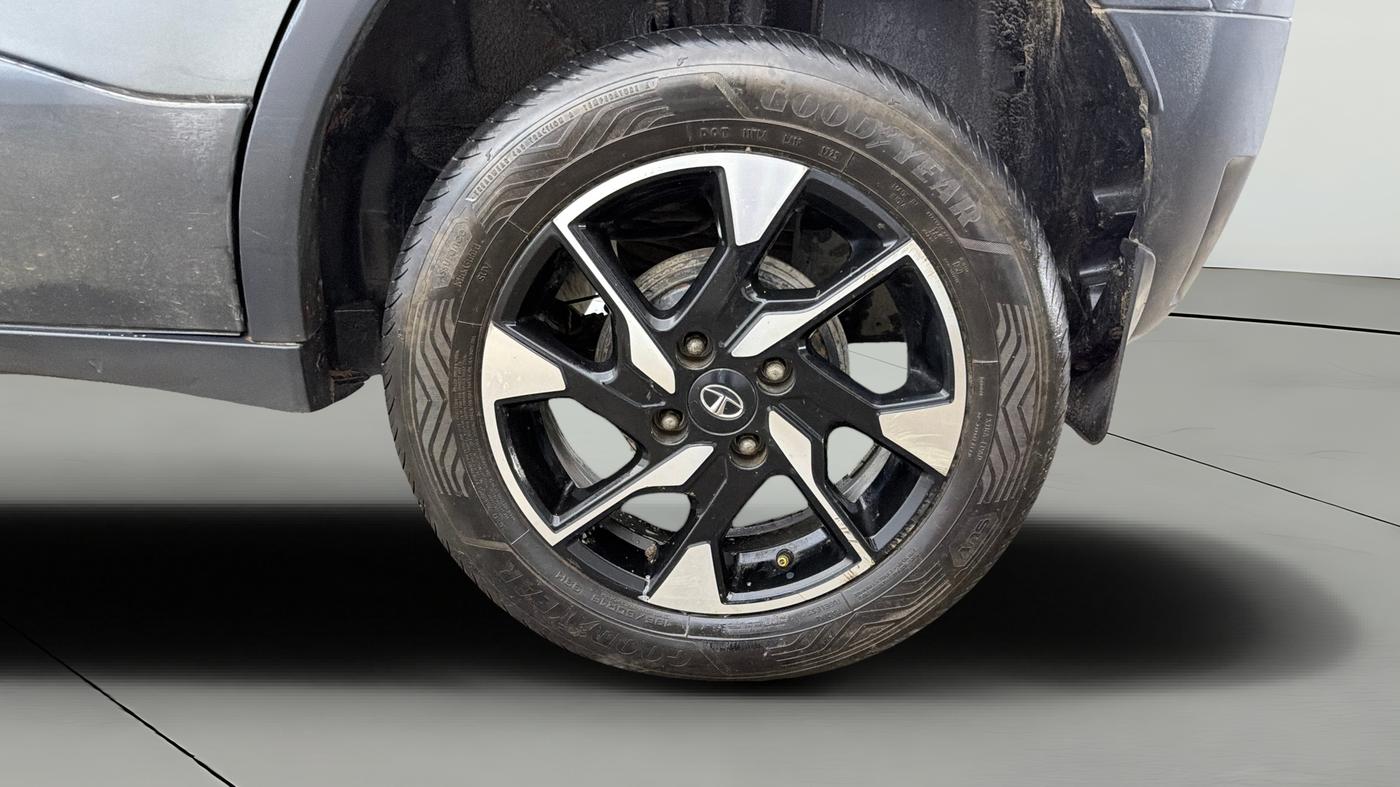 2023 Tata PUNCH ACCOMPLISHED DAZZLE SUNROOF CNG MT, CNG, Manual, 56,886 km, Left Rear Wheel