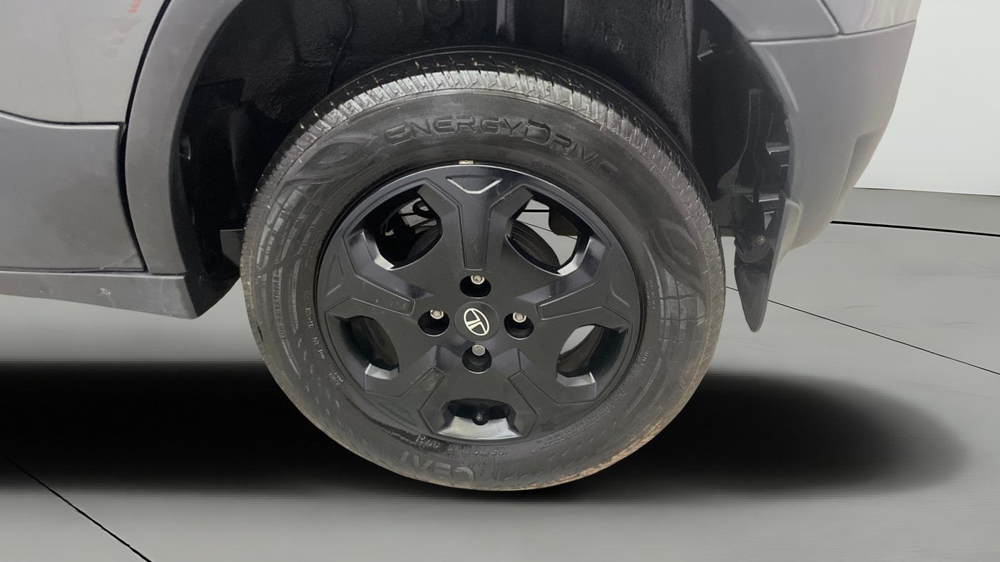 2025 Tata PUNCH Accomplished Plus (S) AMT, Petrol, Automatic, 12,391 km, Left Rear Wheel