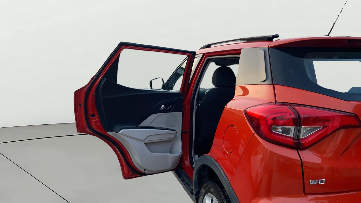 2019 Mahindra XUV300 W8 1.2 PETROL, Petrol, Manual, 80,467 km, LHS Rear Door