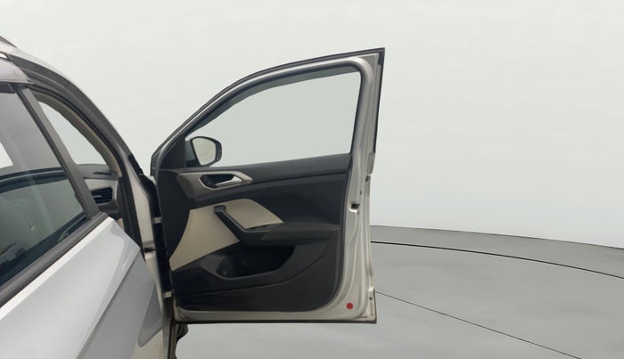 2023 Volkswagen TAIGUN HIGHLINE 1.0 TSI MT, Petrol, Manual, 48,669 km, RHS Front Door