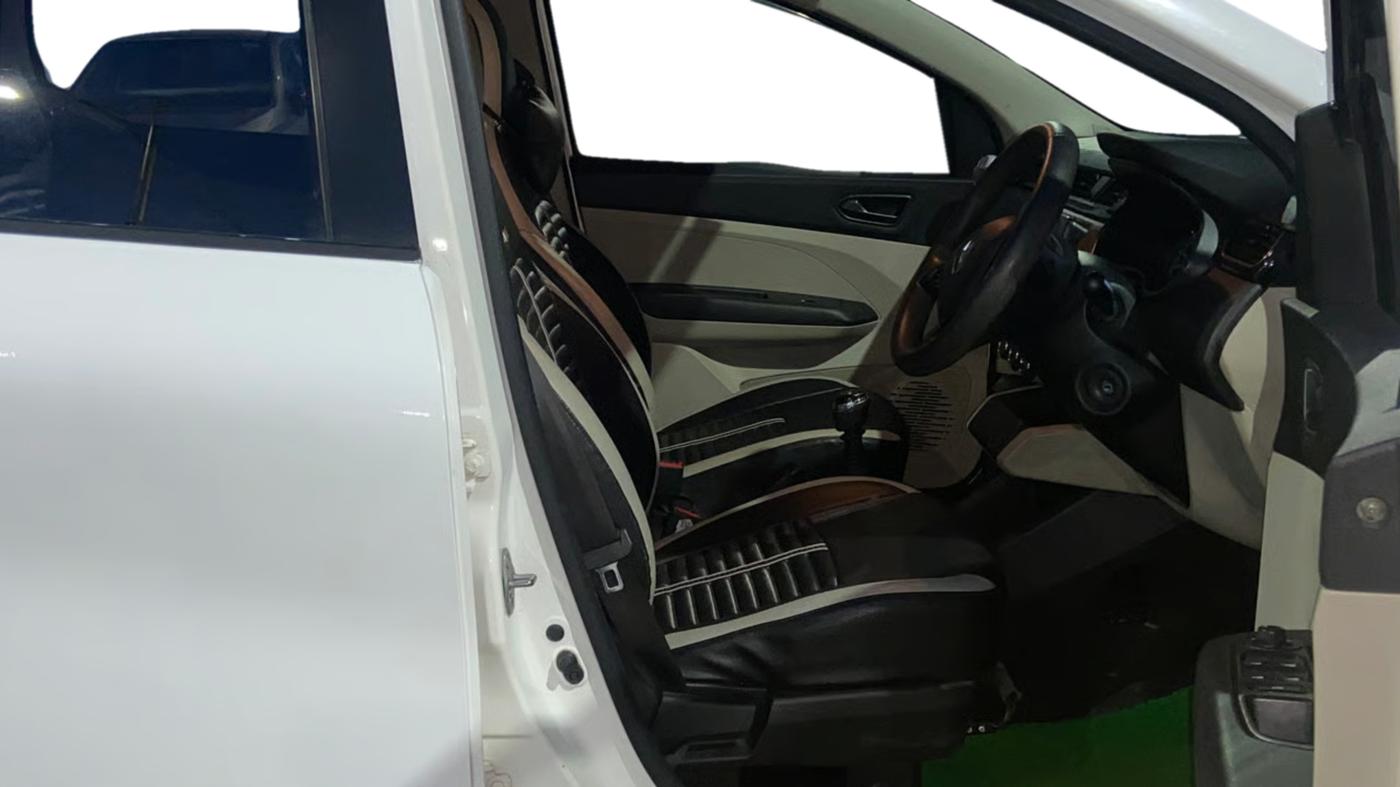 2021 Renault TRIBER RXT, Petrol, Manual, 39,336 km, Right Side Front Door Cabin