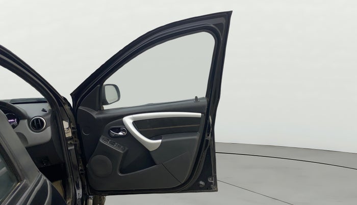 2015 Renault Duster 110 PS RXZ 4X4 MT DIESEL, Diesel, Manual, 56,189 km, RHS Front Door