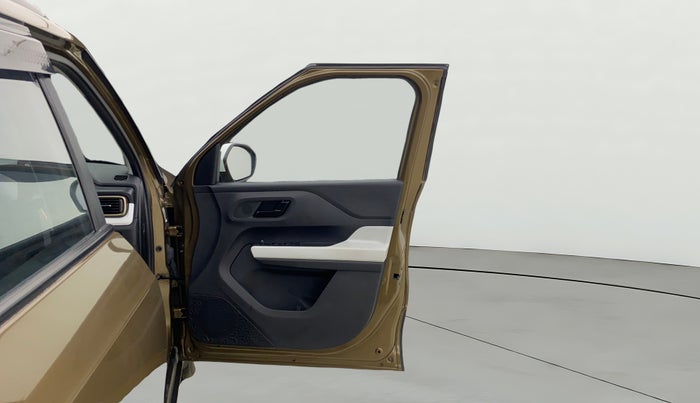 2024 Tata PUNCH ACCOMPLISHED DAZZLE SUNROOF CNG MT, CNG, Manual, 20,877 km, RHS Front Door