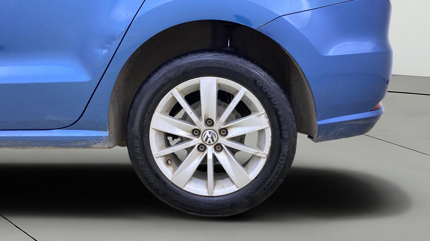 2016 Volkswagen Ameo HIGHLINE1.2L, CNG, Manual, 91,873 km, Left Rear Wheel