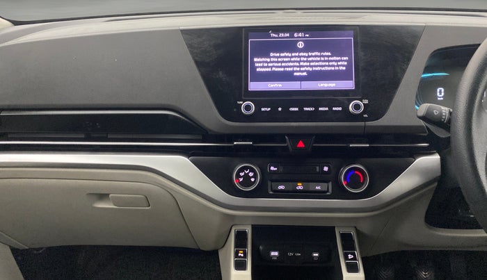 2022 KIA CARENS PRESTIGE 1.5 PETROL 7 STR, CNG, Manual, 14,845 km, Air Conditioner