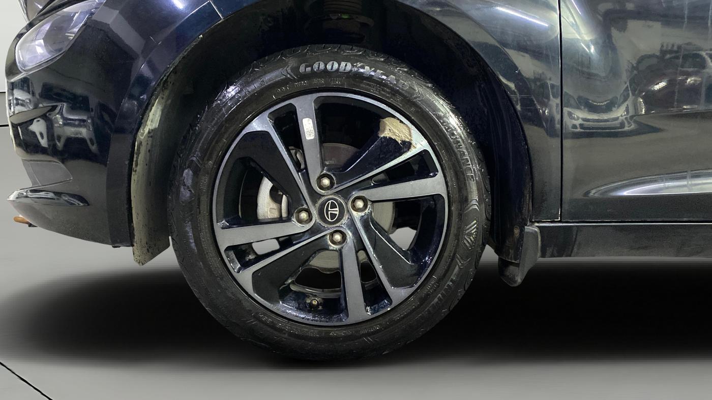 2022 Tata ALTROZ XZA PLUS DARK EDTION, Petrol, Automatic, 10,933 km, Left Front Wheel