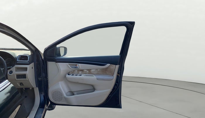 2015 Maruti Ciaz ZDI+ SHVS, Diesel, Manual, 72,810 km, RHS Front Door