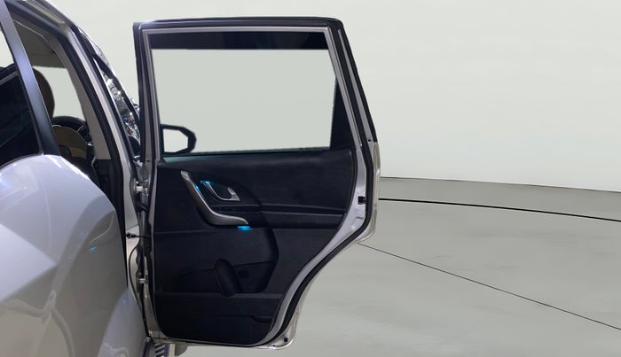 2020 Mahindra XUV500 W7, Diesel, Manual, 43,592 km, RHS Rear Door