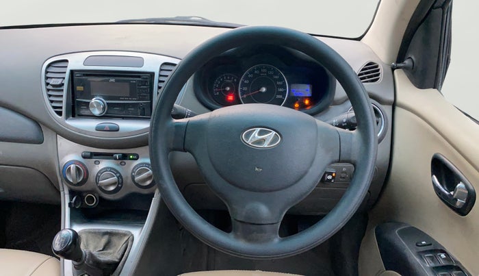 2013 Hyundai i10 MAGNA 1.1, CNG, Manual, 72,252 km, Steering Wheel Close Up