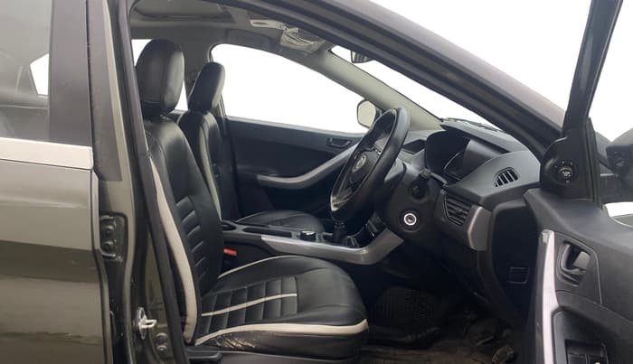 2022 Tata NEXON XM SUNROOF PETROL, Petrol, Manual, 52,446 km, Right Side Front Door Cabin