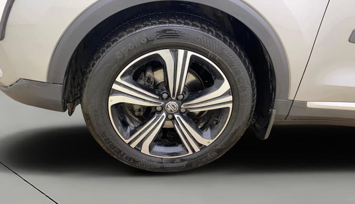 2022 MG ASTOR SAVVY 1.5 CVT, Petrol, Automatic, 60,958 km, Left Front Wheel