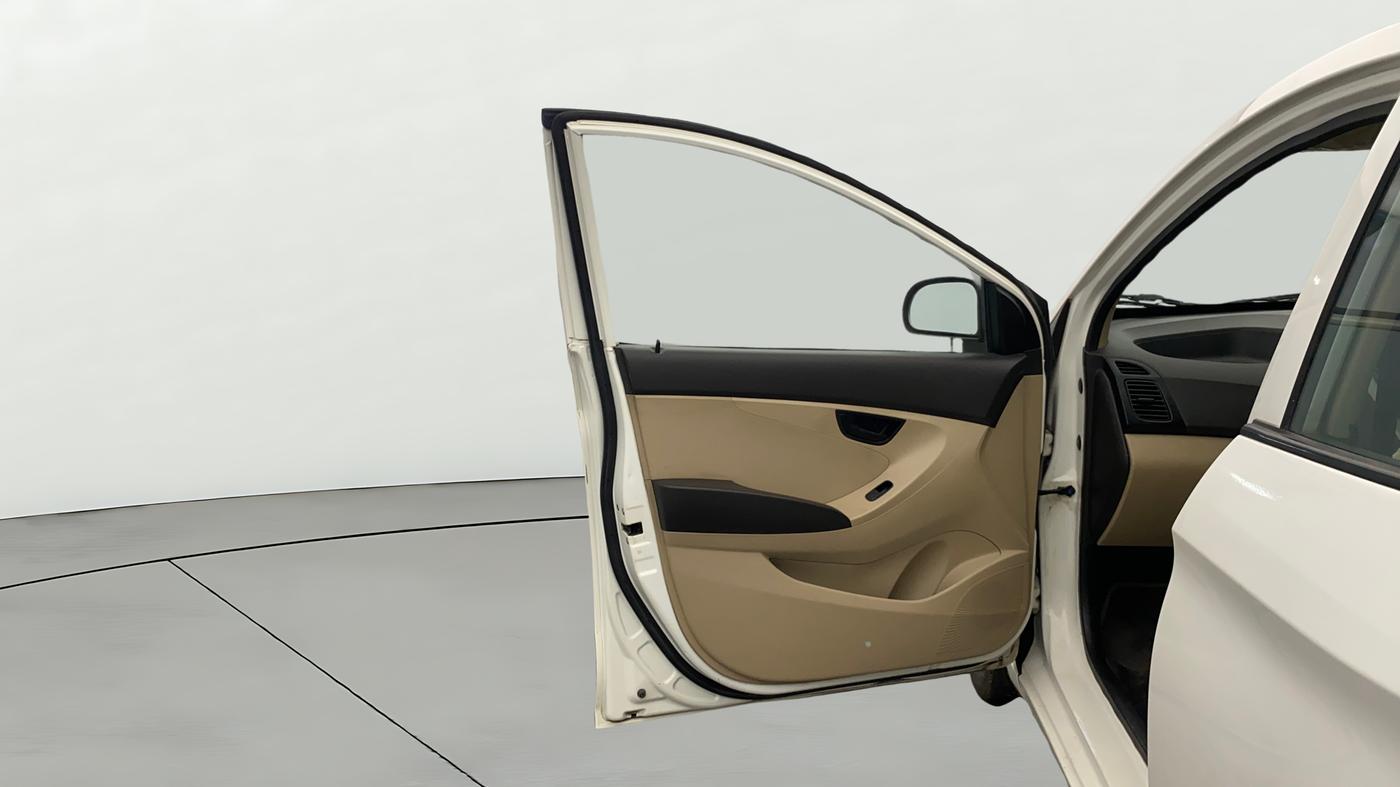 2018 Hyundai Eon ERA +, Petrol, Manual, 72,447 km, LHS Front Door