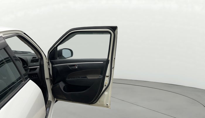 2015 Maruti Swift VXI, Petrol, Manual, 62,671 km, RHS Front Door