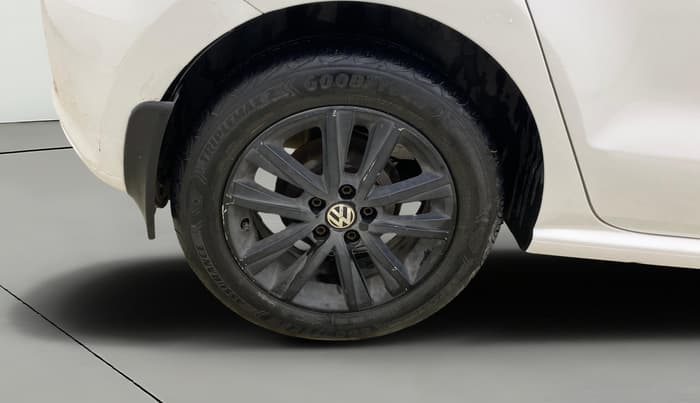 2013 Volkswagen Polo HIGHLINE1.2L, CNG, Manual, 86,957 km, Right Rear Wheel