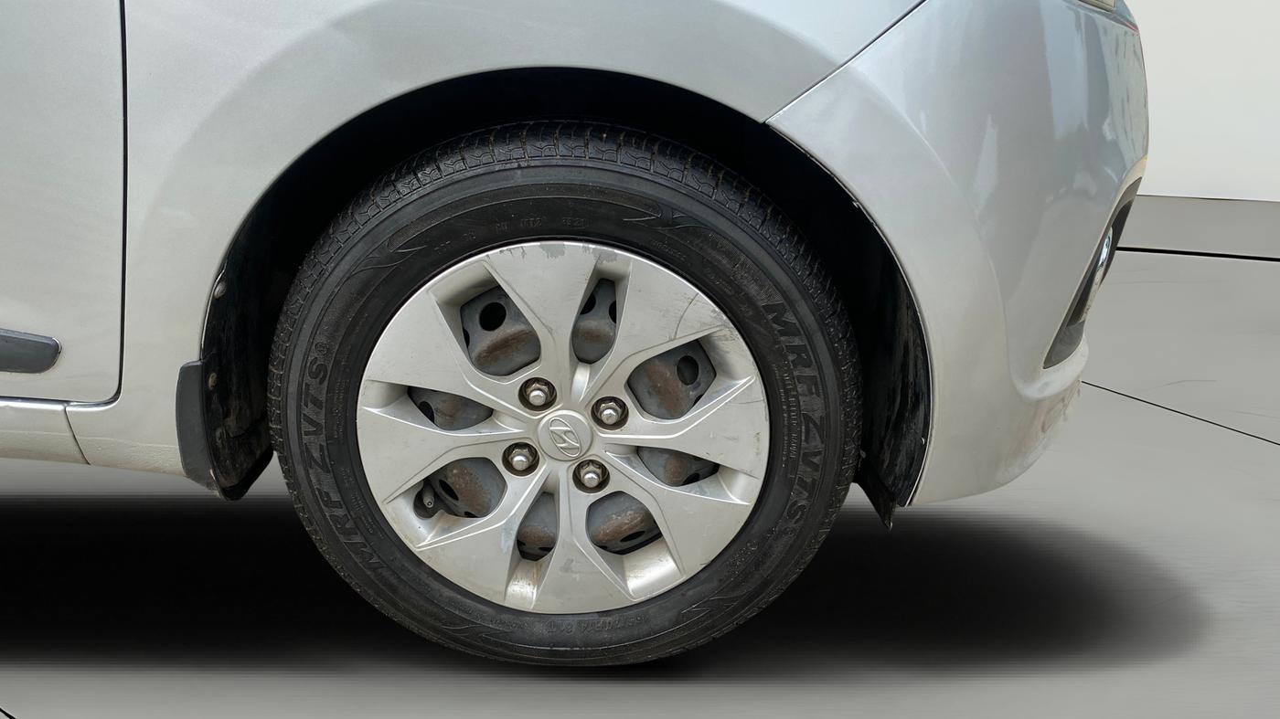 2015 Hyundai Xcent S 1.2, Petrol, Manual, 98,564 km, Right Front Wheel