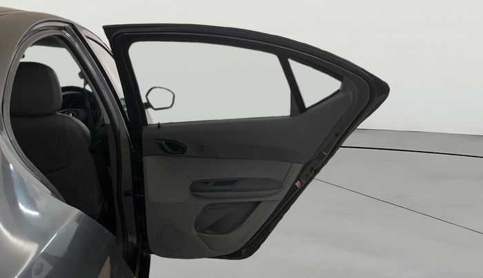 2022 Tata TIGOR XZ CNG, CNG, Manual, 69,926 km, RHS Rear Door