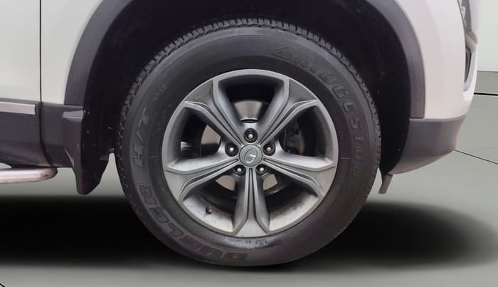 2021 Tata Harrier XZ 2.0L, Diesel, Manual, 1,20,404 km, Right Front Wheel
