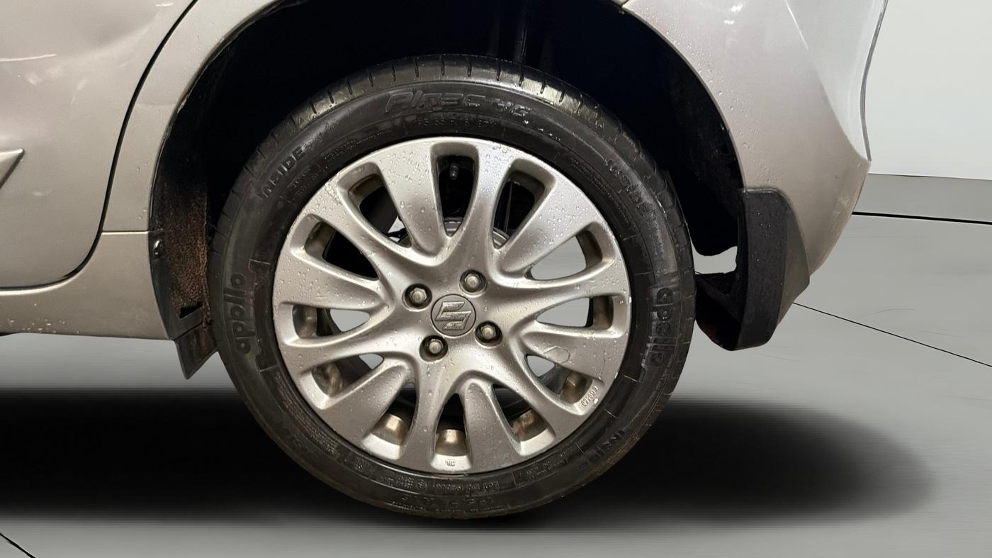 2016 Maruti Baleno ZETA PETROL 1.2, CNG, Manual, 51,646 km, Left Rear Wheel