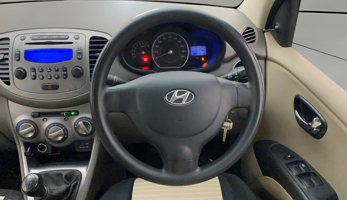 2015 Hyundai i10 SPORTZ 1.1, Petrol, Manual, 50,047 km, Steering Wheel Close Up