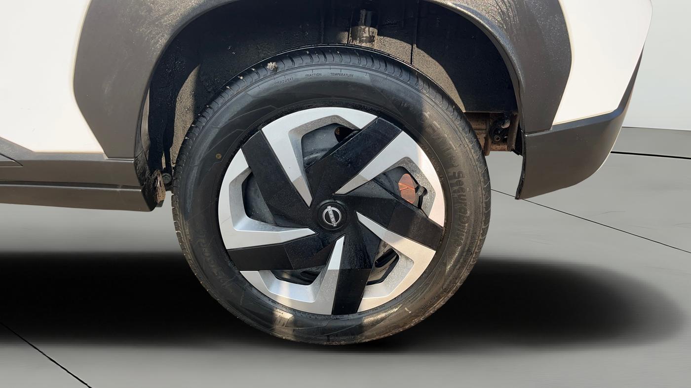 2021 Nissan MAGNITE XL, Petrol, Manual, 9,973 km, Left Rear Wheel