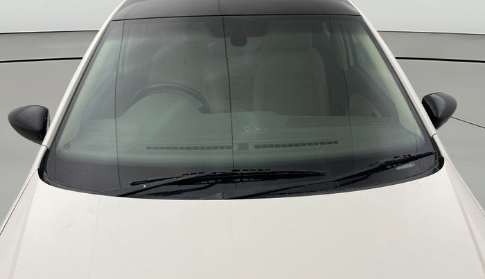 2016 Volkswagen Vento HIGHLINE 1.6 MPI, Petrol, Manual, 46,674 km, Front Windshield