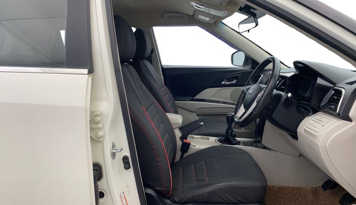 2020 Mahindra XUV300 W8 1.2 PETROL, Petrol, Manual, 31,768 km, Right Side Front Door Cabin