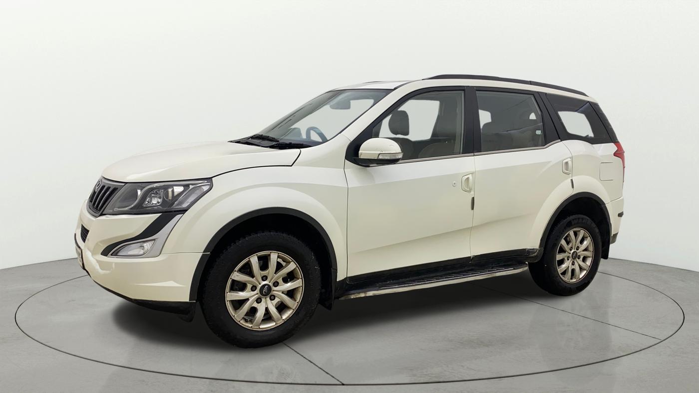 2016 Mahindra XUV500 W10 AT, Diesel, Automatic, 1,22,669 km, Left Front Diagonal
