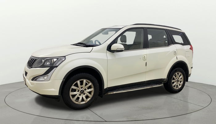 2016 Mahindra XUV500 W10 AT, Diesel, Automatic, 1,22,657 km, Left Front Diagonal