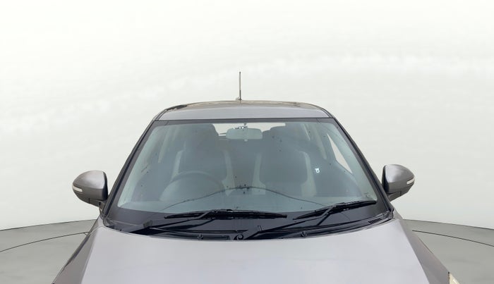 2015 Maruti Swift ZDI, Diesel, Manual, 1,49,958 km, Front Windshield