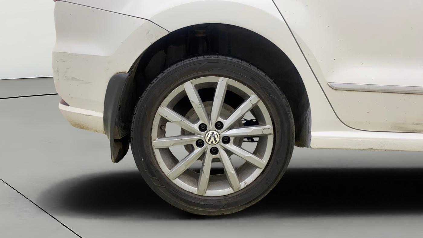 2019 Volkswagen Ameo HIGHLINE PLUS 1.5L AT 16 ALLOY, Diesel, Automatic, 1,01,031 km, Right Rear Wheel