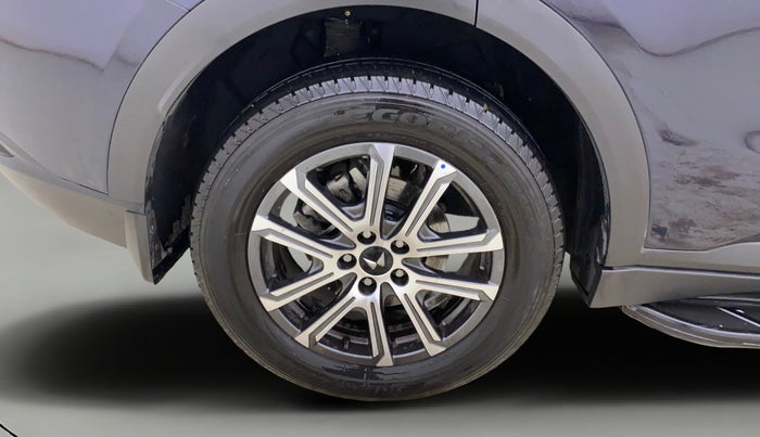 2025 Mahindra XUV700 AX 7 LUXURY D AT 7 STR, Diesel, Automatic, 15,433 km, Right Rear Wheel