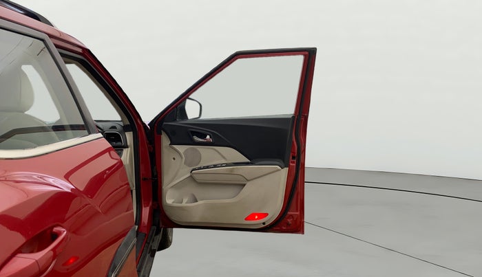 2019 Mahindra XUV300 W8 (O) 1.5 DIESEL, Diesel, Manual, 62,977 km, RHS Front Door