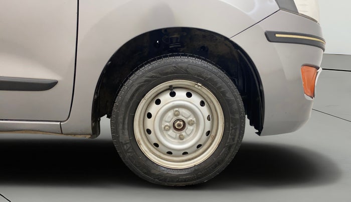 2017 Maruti Wagon R 1.0 LXI CNG, CNG, Manual, 1,04,063 km, Right Front Wheel