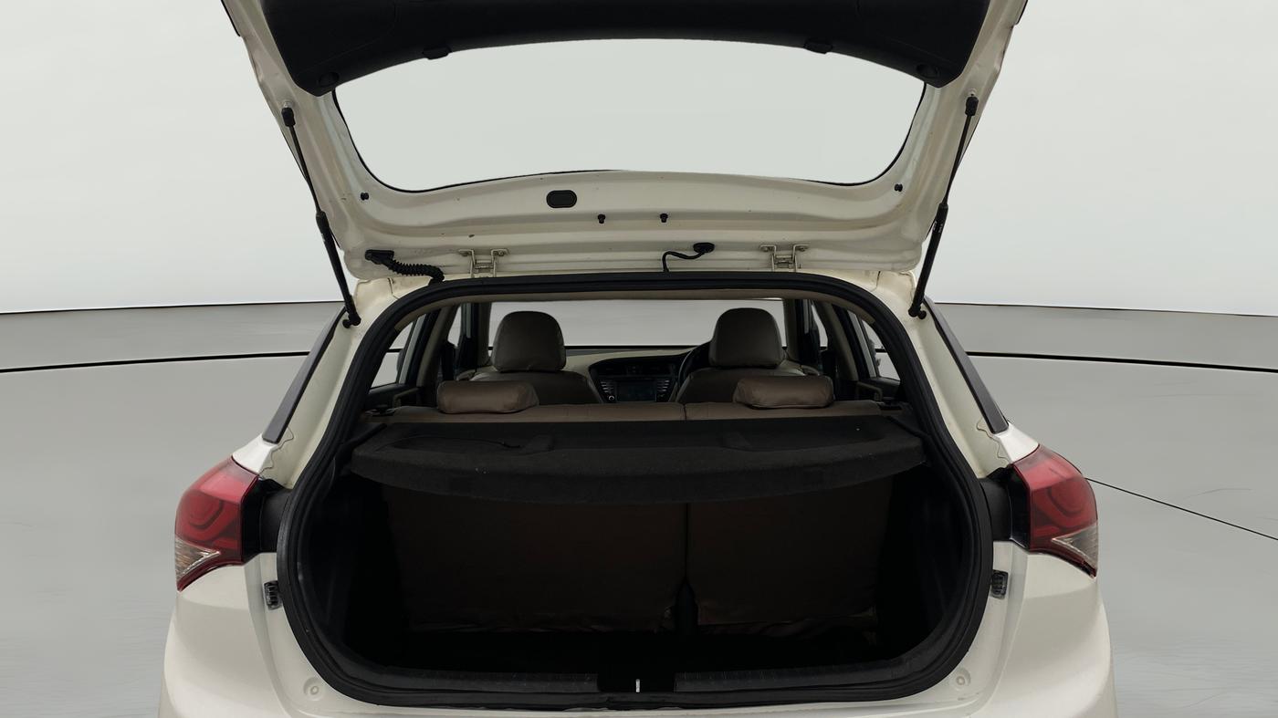 2016 Hyundai Elite i20 ASTA 1.2 (O), Petrol, Manual, 76,595 km, Boot Open Zoomed View