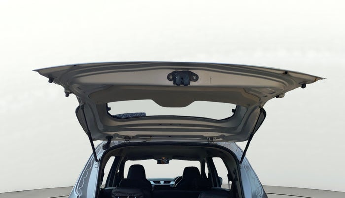 2020 Renault TRIBER RXZ AMT, Petrol, Automatic, 71,033 km, Boot Door Open