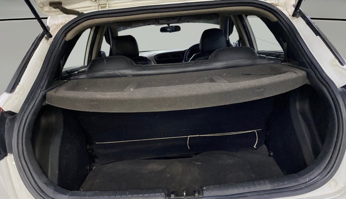 2019 Hyundai Elite i20 MAGNA PLUS 1.2, Petrol, Manual, 60,138 km, Boot Open Zoomed View