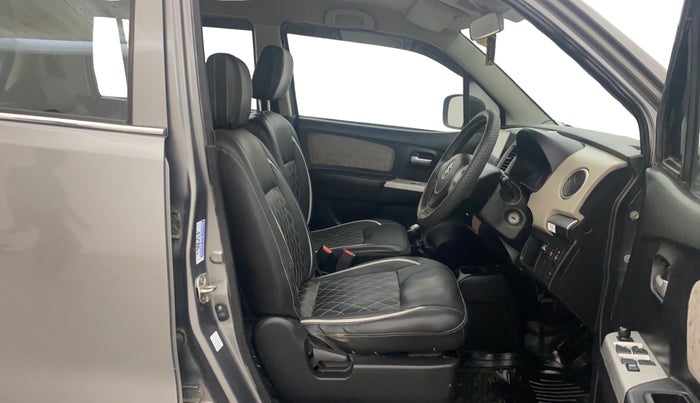 2013 Maruti Wagon R 1.0 VXI, CNG, Manual, 64,602 km, Right Side Front Door Cabin