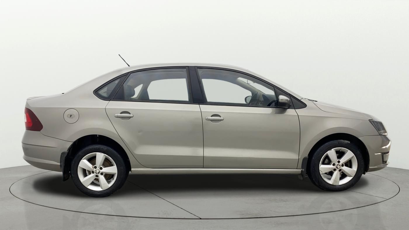 2017 Skoda Rapid STYLE 1.6 MPI, Petrol, Manual, 1,26,311 km, Right Side View