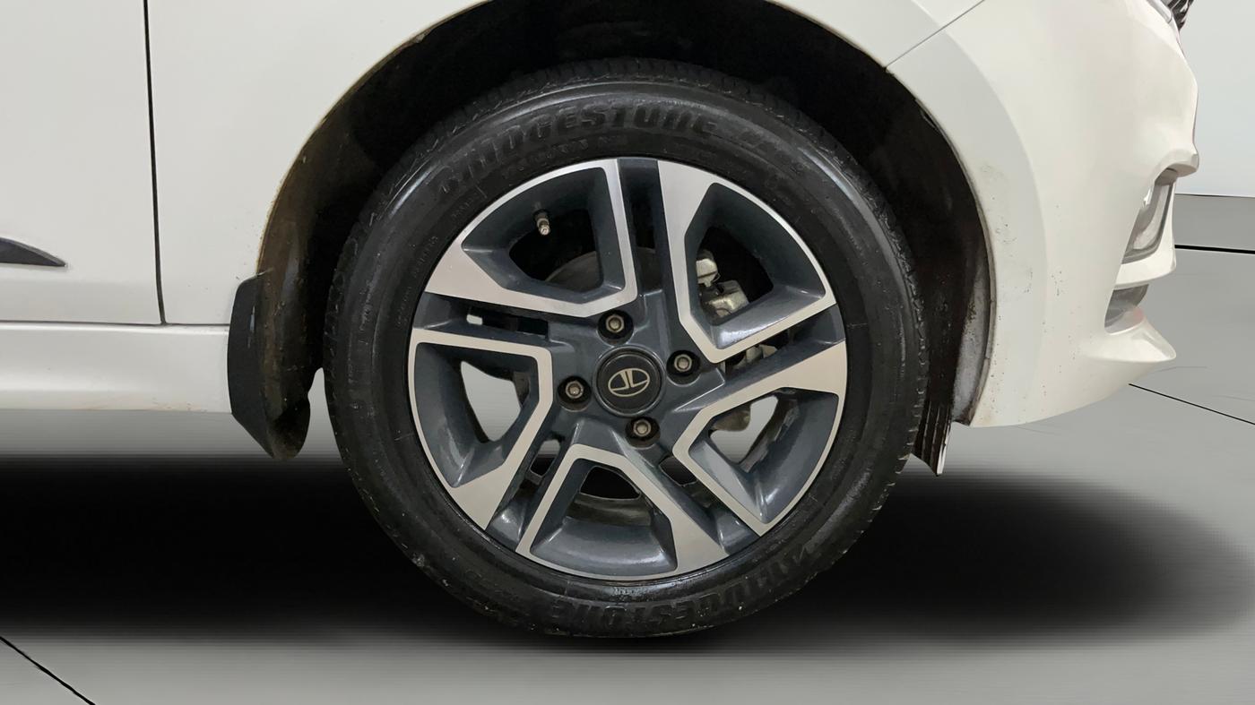 2022 Tata Tiago XZA PLUS PETROL, Petrol, Automatic, 49,582 km, Right Front Wheel