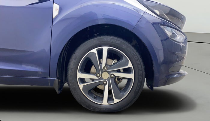 2023 Tata ALTROZ XZA + SUNROOF, Petrol, Automatic, 38,905 km, Right Front Wheel