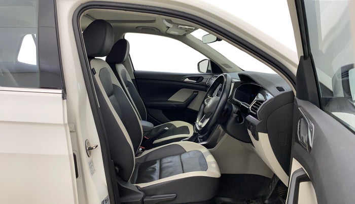 2021 Volkswagen TAIGUN TOPLINE 1.0 TSI AT, Petrol, Automatic, 53,441 km, Right Side Front Door Cabin