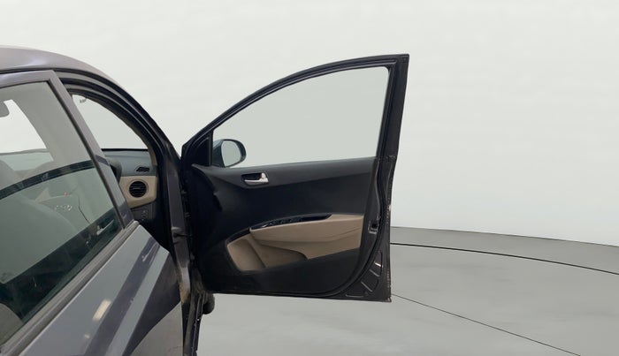 2017 Hyundai Grand i10 SPORTZ 1.2 KAPPA VTVT, Petrol, Manual, 1,03,882 km, RHS Front Door